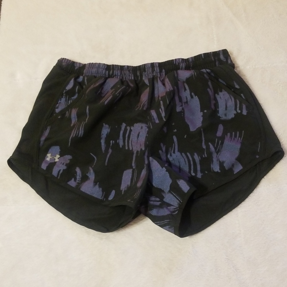 Under Armour Heat Gear loose fit athletic shorts